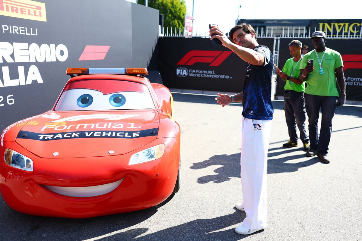 teamfifty5's tweet photo. carlos taking a photo/video of lightning mcqueen? 😭 https://t.co/U5LFiyiZgE