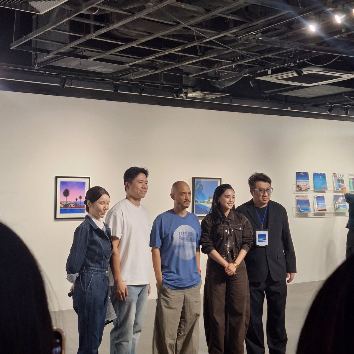 KongThemoral's tweet photo. เมื่อวันเสาร์ที่ผ่านมา ผมไปงานนิทรรศการของคุณ Hiroshi Nagai เจ้าพ่อ art city pop ยุค 80 ด้วยความที่ชอบก็เลยไป art สีสวยจัดมาก อยากไปทะเลเลย ชอบที่นำไปใช้บนสเก็ตบอร์ด อย่างเฟี้ยวแล้วบังเอิ๊ญไปเจอเฌอปรางด้วยละ เขิน😳💖💖
#SigmaFangs #ZONATA #L8Nighters
#fumihausu #lucenes #LapiUU https://t.co/xq8mslBuKf
