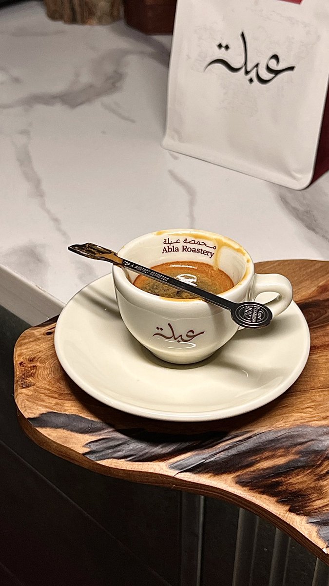 ioilq's tweet photo. وما بين الضلع والضلع "قلب"
بحجم الكف تسكنه تفاصيل من نحب .🤎⁞♩. https://t.co/UChRUNXTVm