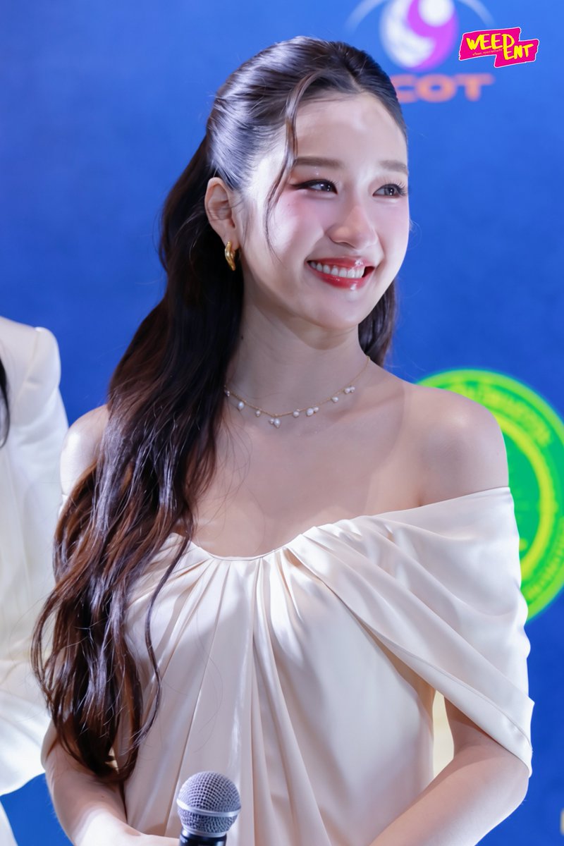 WEED_ENT's tweet photo. " อะตอม ปริยะ " ร่วมเดินพรมแดงในงานประกาศรางวัล" Y ENTERTAIN AWARDS 2026"✨

FAYEATOM Y ENT AWARDS 2026
#YentertainAwards2026xFayeAtom
#FayePeraya #AtomPariya
#YEntertainAwards2026 https://t.co/FWr3F7t2QE