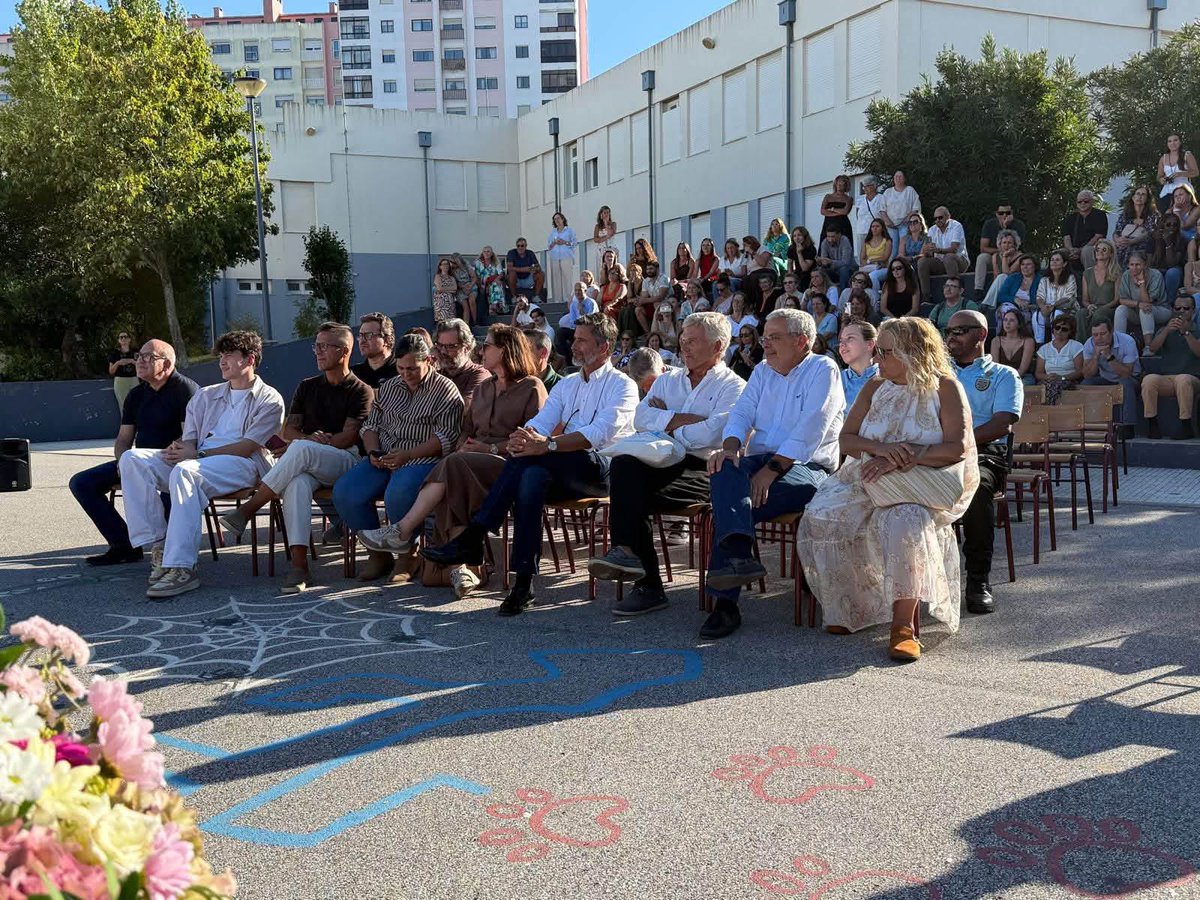 padrego's tweet photo. Tomada de Posse - Agrupamento de Escolas D. João II

Decorreu a tomada de posse da nova Direção do Agrupamento  de Escolas D. João II liderada pela Professora Florbela Rita.

Muitas felicidades e um excelente mandato!

Com a População Sempre! https://t.co/ty1TCiynX8