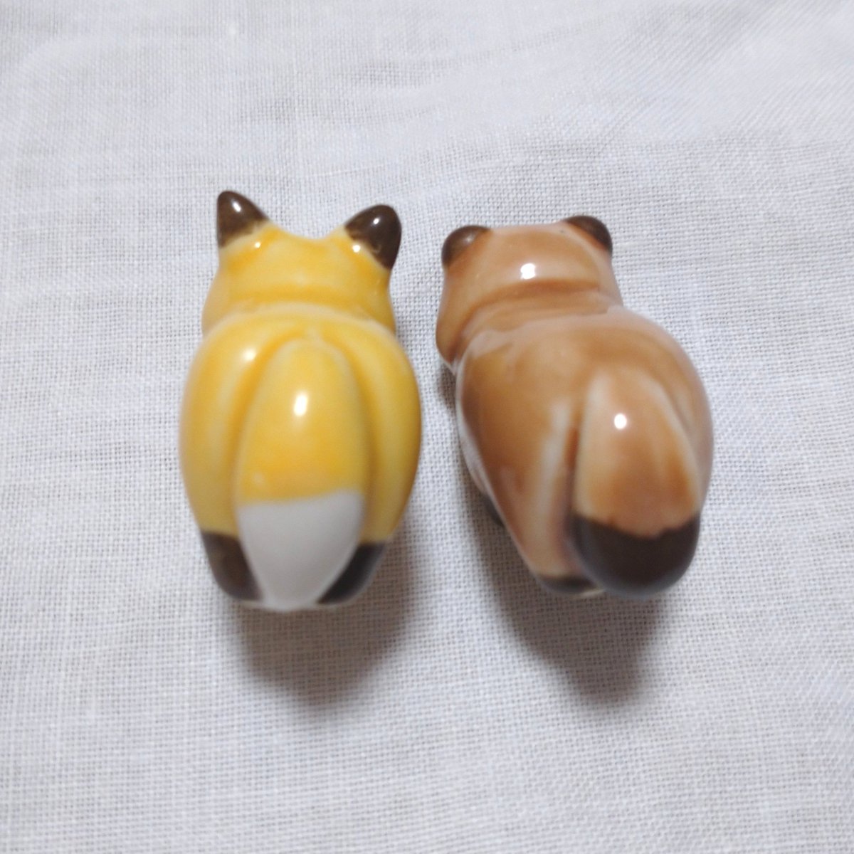 pluieble's tweet photo. きつねとたぬき
横　ななめ　おしり
全方位◎ https://t.co/abpAA4LoSn