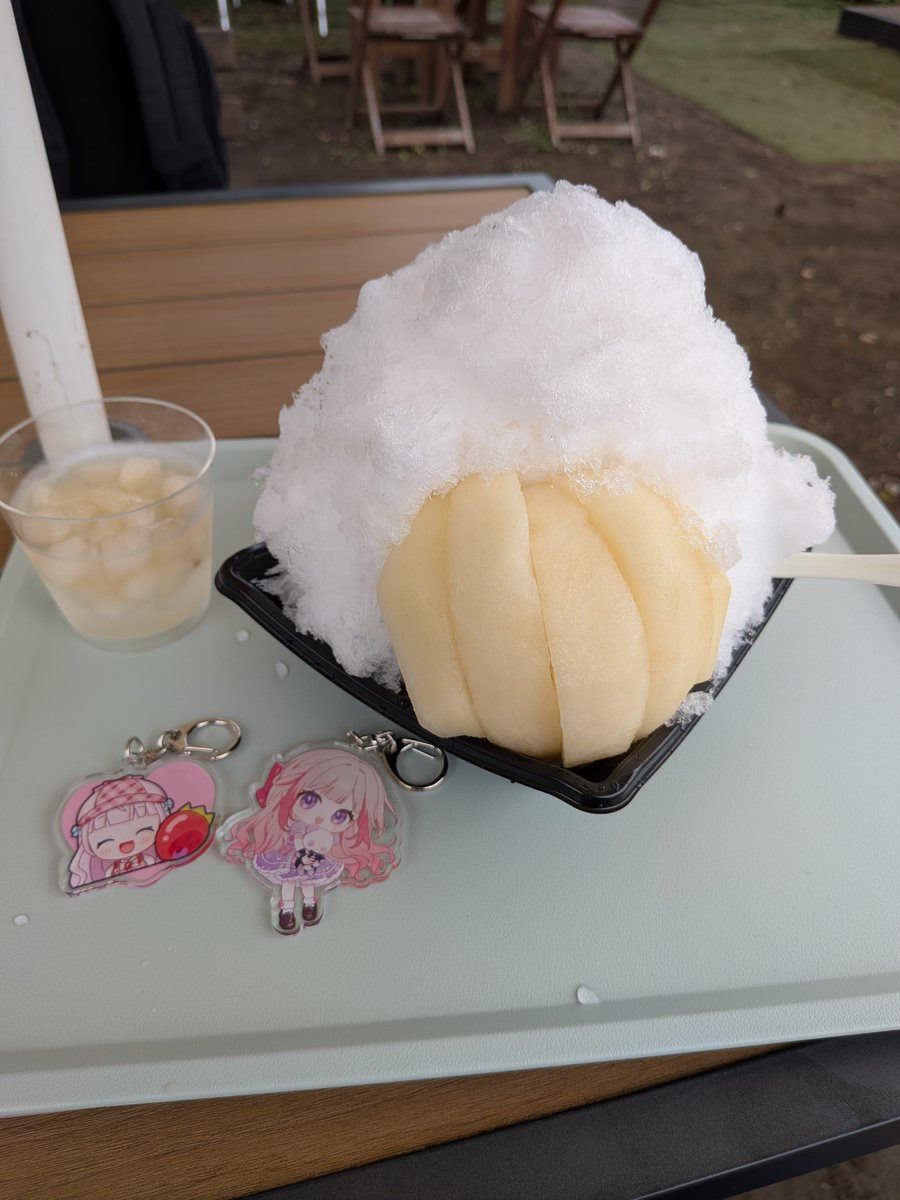 aduki_70's tweet photo. #あんなちゃんあのね
#ねぇねぇお嬢様
梨のかき氷を食べてきました
美味しかったです https://t.co/ze9TEy4nXy