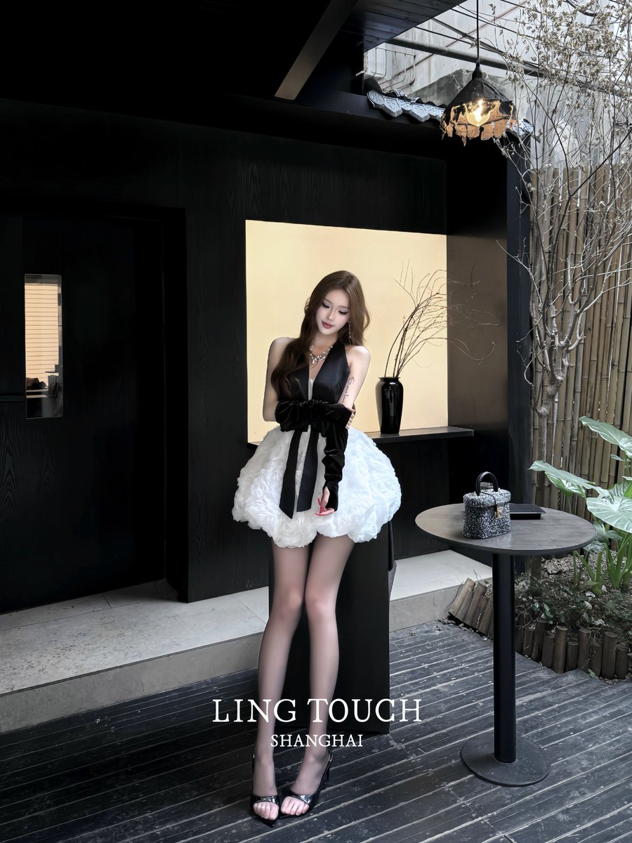 linglingerie0's tweet photo. 我做什么都是对的 因为结果是我在买单

光学镀层工艺，珠光盈润
复合防脱散工艺，不易脱线

「云缎™」黑标3D无缝裆性感通透丝袜
珠光质感轻盈浮现，内外兼修
直达选购📮https://t.co/Y53xYONg5y 

#LingTouch #绫丝袜 #绫 #绫天猫旗舰店 #丝袜 #丝袜控 #パンスト #ストッキング https://t.co/7s3ghamYuA