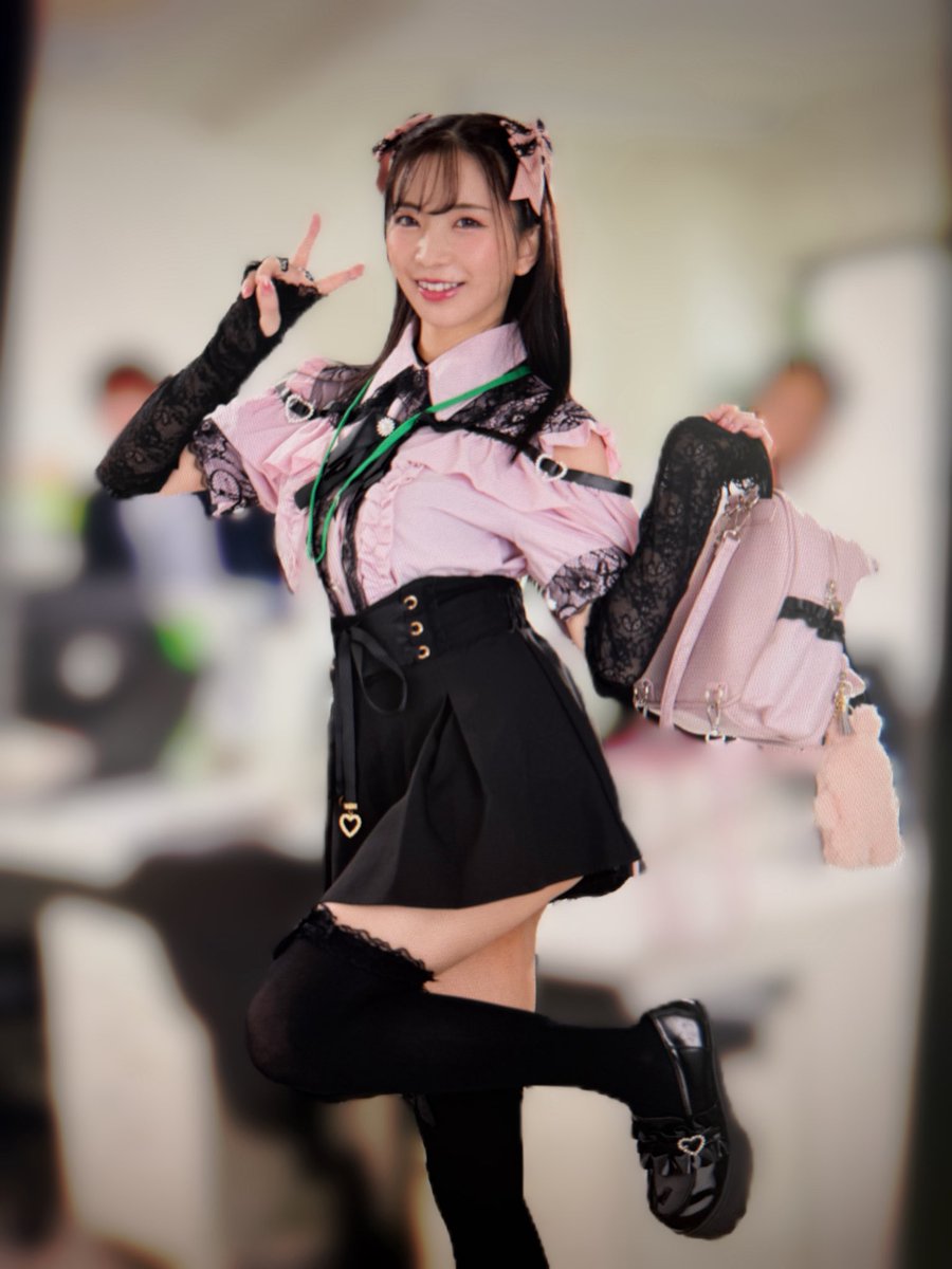 suzuchan316's tweet photo. 今日は撮影で地雷系女子（？）になりました🎀
最初はどうなる事やら？と思ったけどやってみたら楽しかった🤲まあ最初で最後…になるはず？です🎶半年後のリリースお楽しみに〜💕
今日も皆様1日お疲れ様でした😊🫶 https://t.co/t35ctf7yQ0