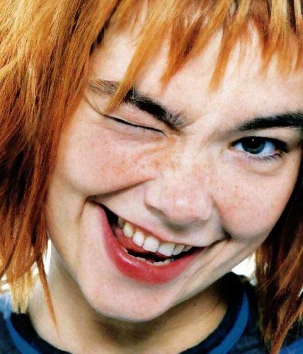 shikashaa's tweet photo. Много лет назад, я не понимала Björk. Вернувшись к её творчеству в сознательном возрасте, я поняла, что её песни на самом деле карта моей души. Она не просто поёт - она ворует мои мысли, вытаскивает их наружу и превращает в магию. 
p.s Это моё тихое признание в любви. https://t.co/DI1FdWbq69