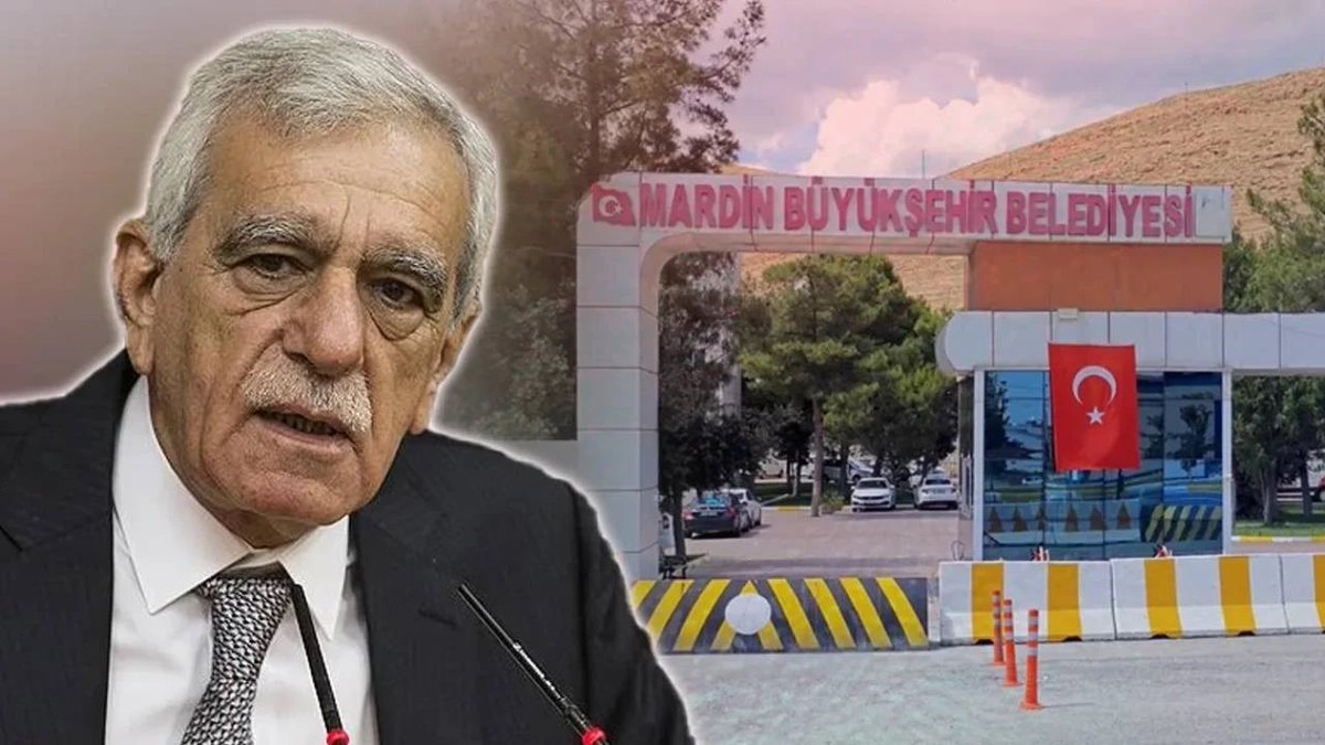ToplumsalMht139's tweet photo. Mardin Büyükşehir Belediye Eşbaşkanı Ahmet Türk’ün görevden uzaklaştırılmasının ardından belediyeye kayyım olarak atanan Mardin Valisi Tuncay Akkoyun’un görev süresi İçişleri Bakanlığı kararıyla 2 ay daha uzatıldı https://t.co/KvXEvflIAj