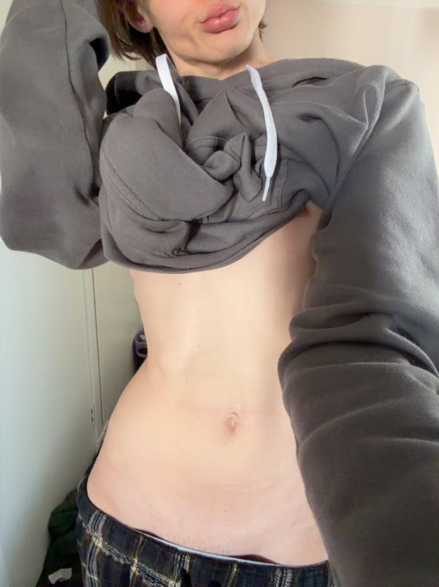 unsurebinary's tweet photo. boy tummy https://t.co/k8idzYcULf