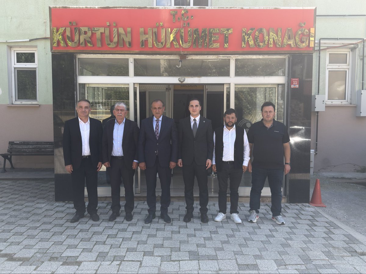 KurtunKy's tweet photo. 📍MHP Gümüşhane Milletvekili Sayın Musa KÜÇÜK ve beraberindeki heyet, Kaymakamımız Sayın Ahmet Faruk BEYAZIT’ı makamında ziyaret etti.

Nazik ziyaretleri için kendilerine teşekkür ederiz. 🤝 https://t.co/bf7zPYAYxq