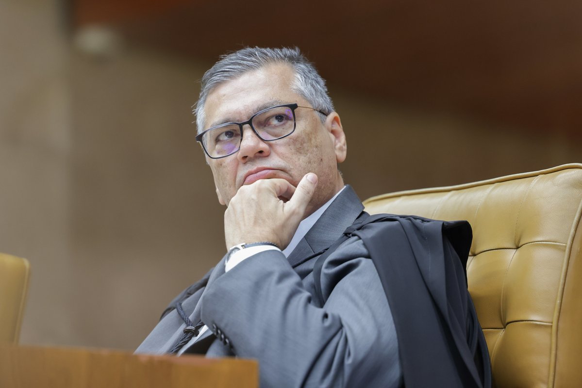 BrasilPost13's tweet photo. Após conflitos de interesse, o STF poderá trocar o relator, Gilmar Mendes e Flávio Dino podem assumir a relatoria do caso Master.

Quem vocês acham melhor para relator do caso Master pessoal, Gilmar Mendes ou Flávio Dino ???     🤔       👇 https://t.co/7u5MWf9G6w