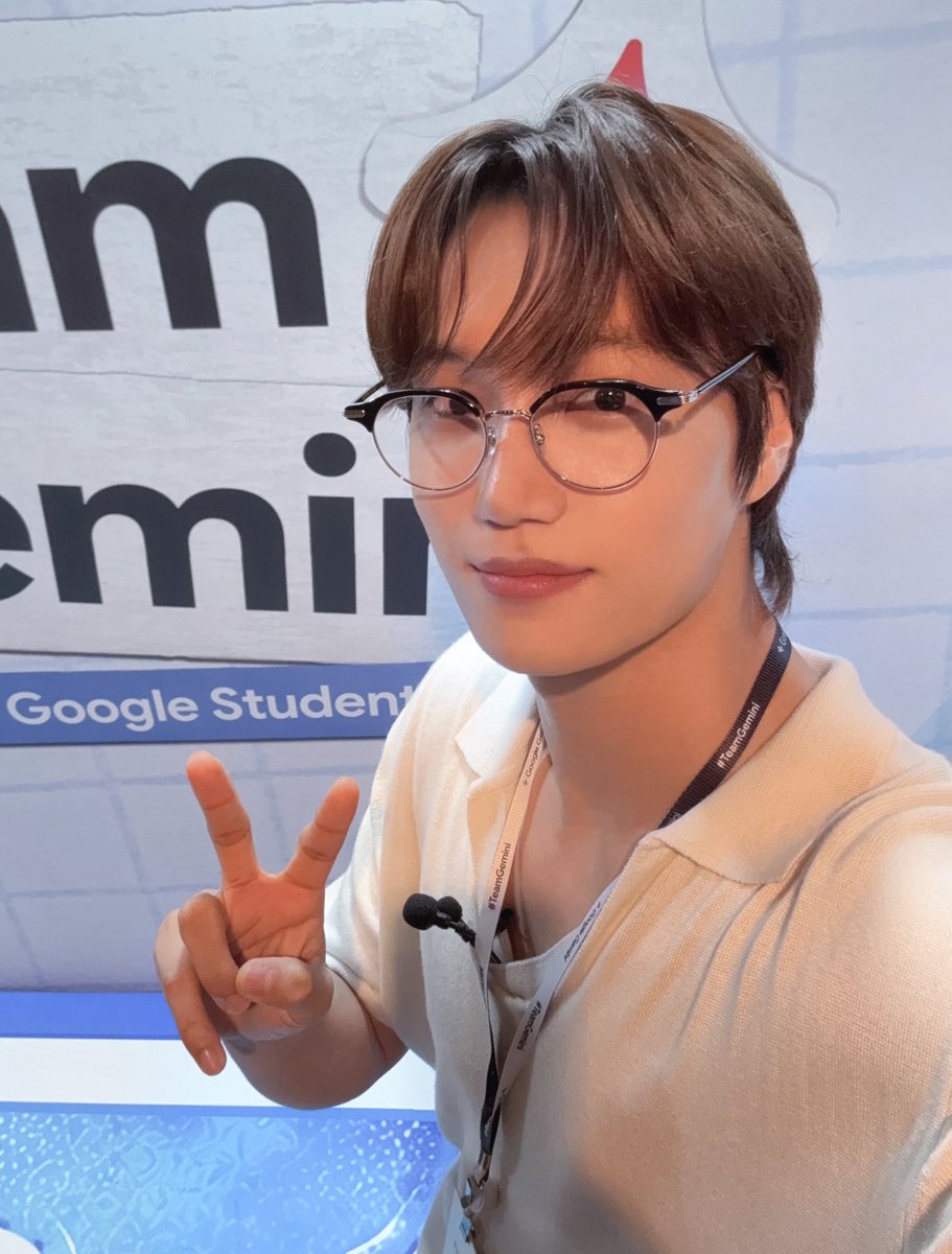 jonginstime's tweet photo. 🤓 https://t.co/YpEnKSwhNl