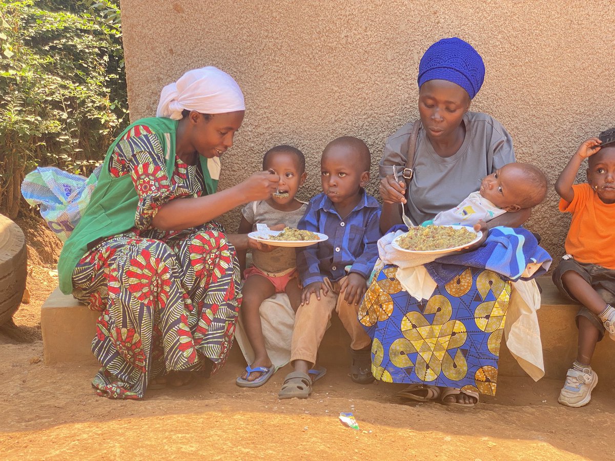 NyakabandaSec's tweet photo. Uyu munsi, mu Murenge wa Nyakabanda hatangijwe gahunda y’Igikoni cy’umudugudu, izamara iminsi 12, igamije gufasha abana bafite ikibazo cy’imirire mibi no gukumira imirire mibi mu miryango. https://t.co/k0g8V2cbpL