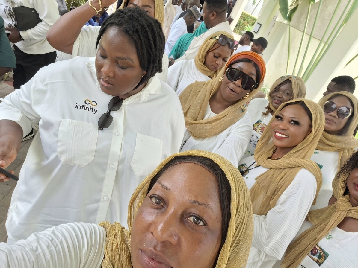 ashley_igbara's tweet photo. Standing with pride, purpose, and unwavering commitment to the Renewed Hope Agenda. 

A beautiful moment of service, patriotism, and dedication to a better Nigeria. Together, we remain focused, active, and committed to the vision of President Bola Ahmed Tinubu. https://t.co/KHnTyTT7xW