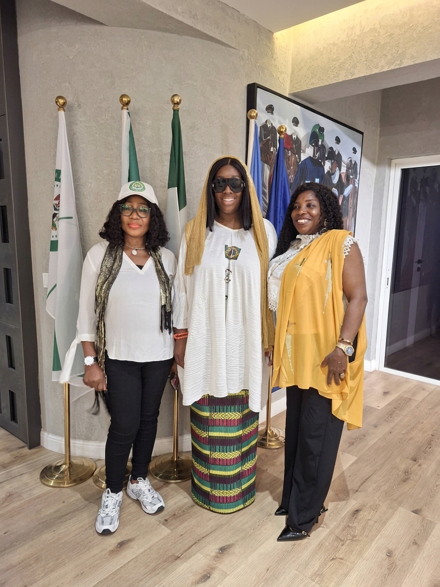 ashley_igbara's tweet photo. Standing with pride, purpose, and unwavering commitment to the Renewed Hope Agenda. 

A beautiful moment of service, patriotism, and dedication to a better Nigeria. Together, we remain focused, active, and committed to the vision of President Bola Ahmed Tinubu. https://t.co/KHnTyTT7xW