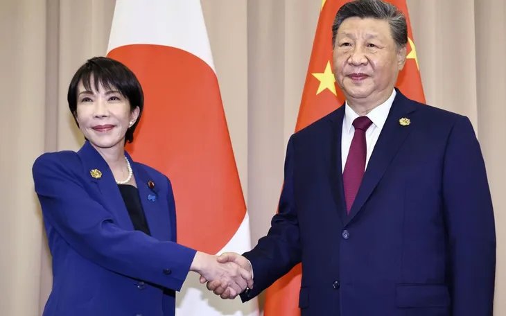 BRAVELEE75's tweet photo. @POTUS @CIA @FBI @NSAGov @US7thFleet Japanese PM was covertly groomed, installed by Chinese intelligence; he pays lip service to opposition while acting otherwise. Many Japanese politicians are Chinese intelligence assets who shamously pander to the Chinese Communist regime. https://t.co/b4wuXHTHep