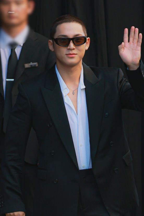 AboutMusicYT's tweet photo. SEVENTEEN's Mingyu with a buzz cut ahead of his military service. https://t.co/n81xlVOWMj