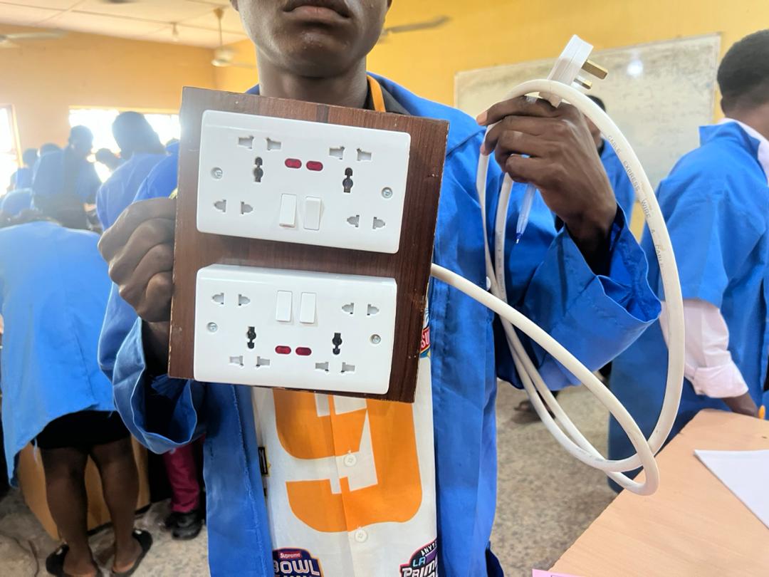 SEET_CLASS_28's tweet photo. SWEP DAY.........KINIKAN

Trust me engineering is fun especially when you attend a school like FUTA.

FUTARIANS can explain better. https://t.co/W6Gnv6ETD6