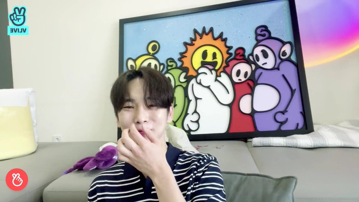 JustForABread's tweet photo. @SHINee The sun 🤣🤣🤣 https://t.co/evkawWTs1c
