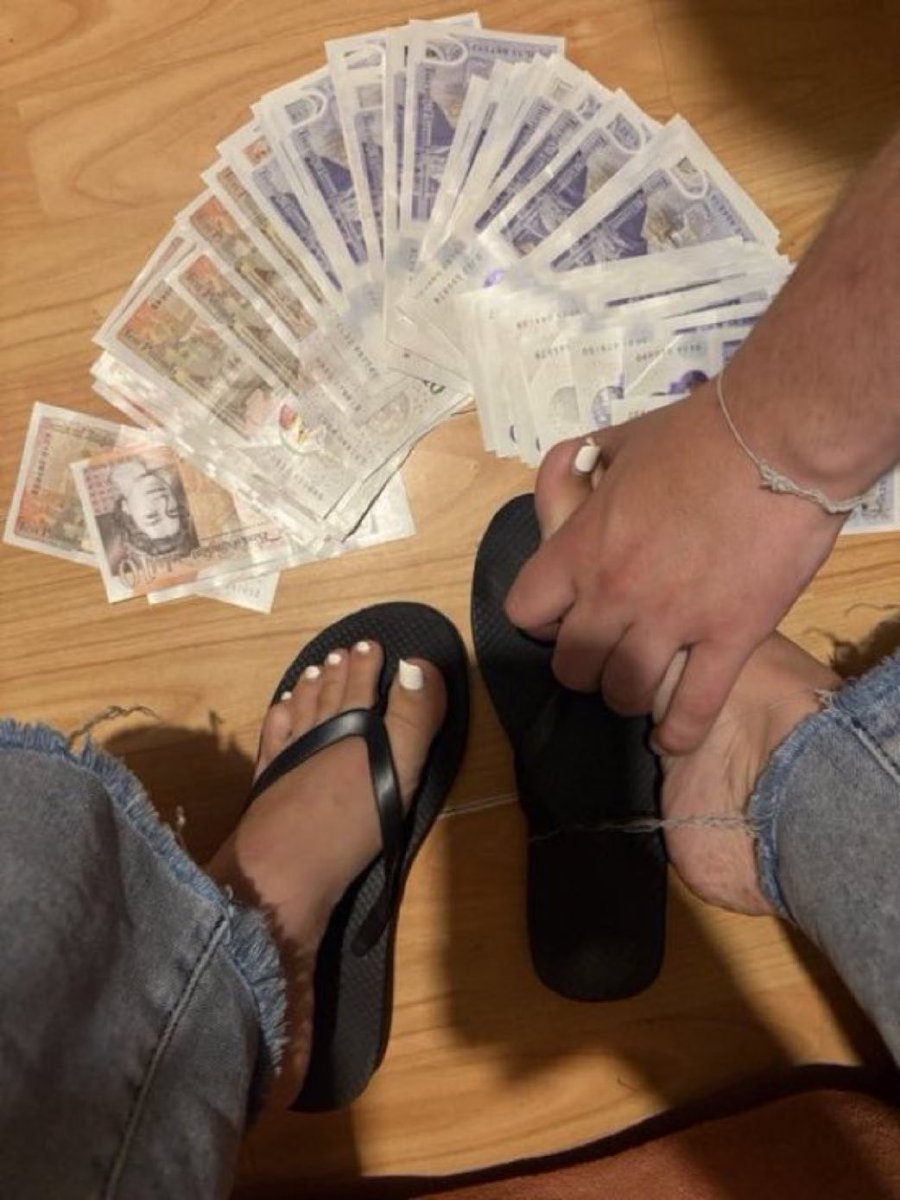 allforchloee_'s tweet photo. Mommy’s soft feet &amp; juicy ass need constant worship while I blackmail you on video with forced CEI 🥵 Send all socials now paypig. Findom bully cnc chastity forcedbi sissy humiliation sph cbt joi cei ballbusting
#Findom #Paypig #Feet #AssWorship #CEI #Blackmail #VideoCall https://t.co/ETgPbWJ6mF