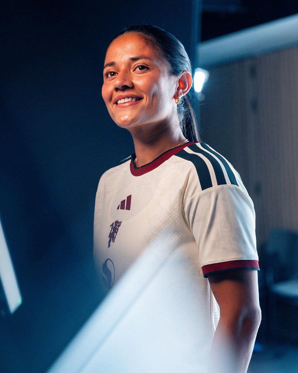 ManUtdWomen's tweet photo. Unseen moments from Rebe's shoot 📸🔥 https://t.co/zz83lCNwZo