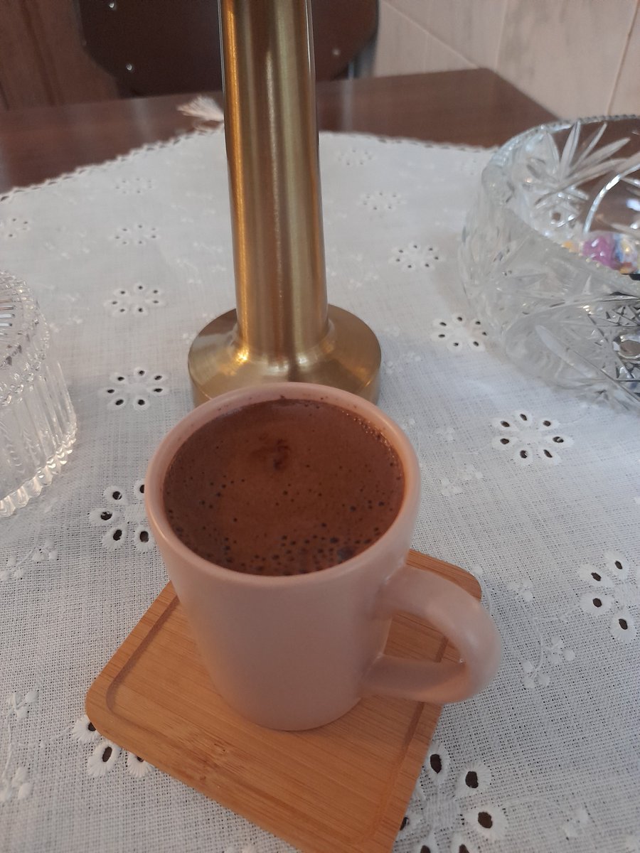 svdmyrdn's tweet photo. Sen benim kahveme denk geldin , gecenin üçünü , sabahın beşini görmedin ...... https://t.co/9pFdsz5pe1