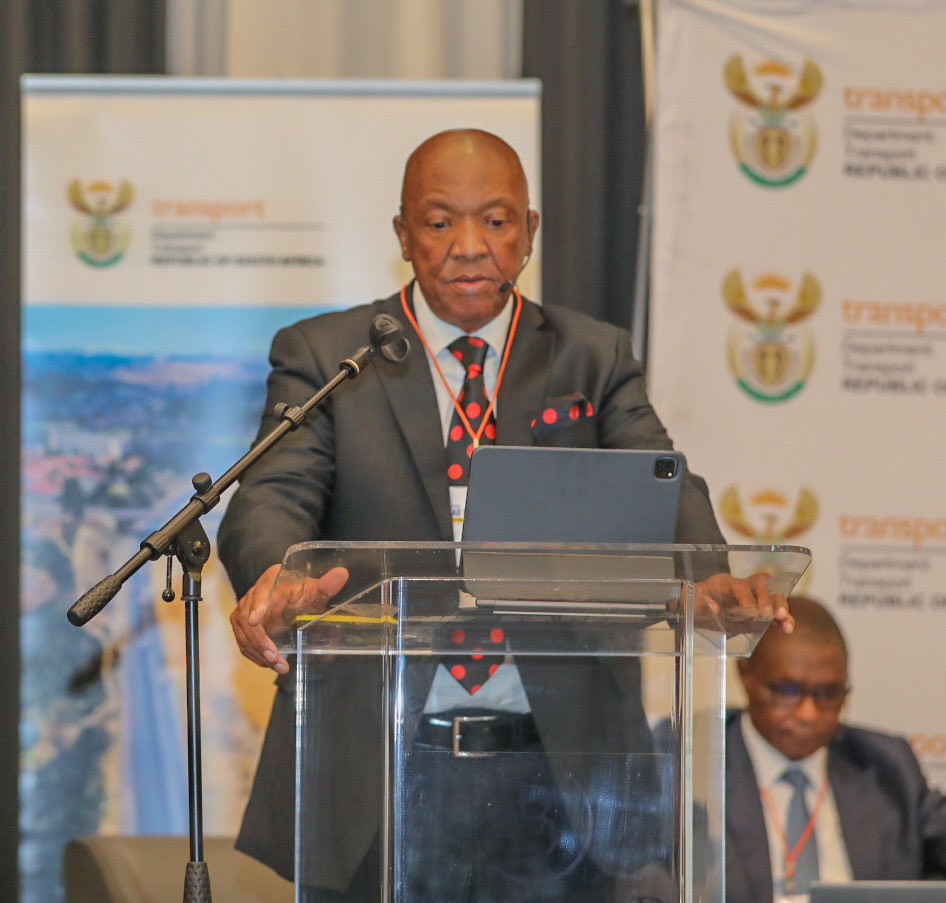 TrafficRTMC's tweet photo. Advocate Makhosini #Msibi led discussions during the #RoadSafety Practitioners’ Colloquium, as we remain committed to working with all road safety partners to turn commitments into measurable action and build safer roads for all.

#RoadSafety #SaferRoadsForAll https://t.co/mxPP029abX