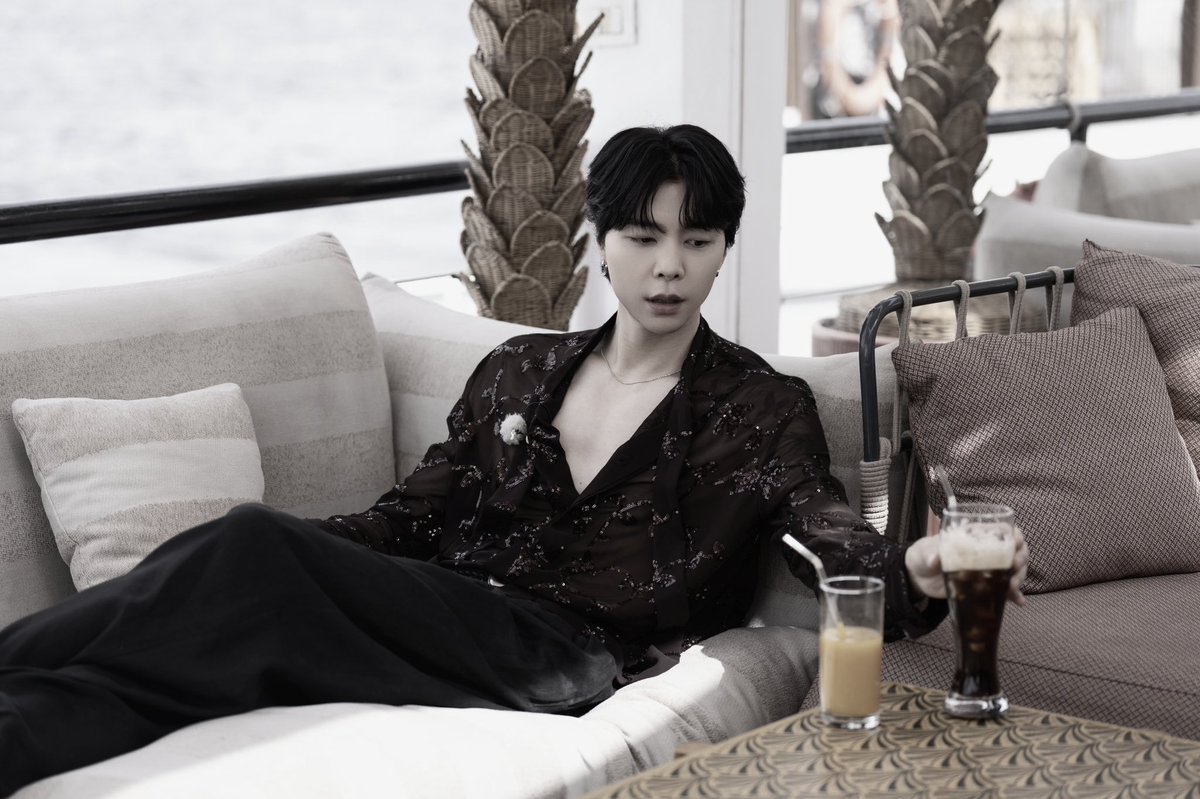 Youfgho's tweet photo. Work keeps the schedule tight, but moments like this remind me to make room for myself. A little holiday in between everything, and one i’ll treasure for a long time. https://t.co/xoJXDEKG9J