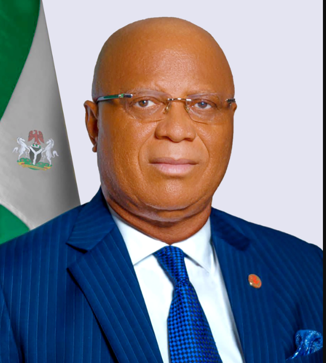 Naija_PR's tweet photo. Akwa Ibom Governor Umo Eno says he once earned about ₦10 million monthly from selling akara and bread before moving into other ventures. https://t.co/KrwO4Rf8aK