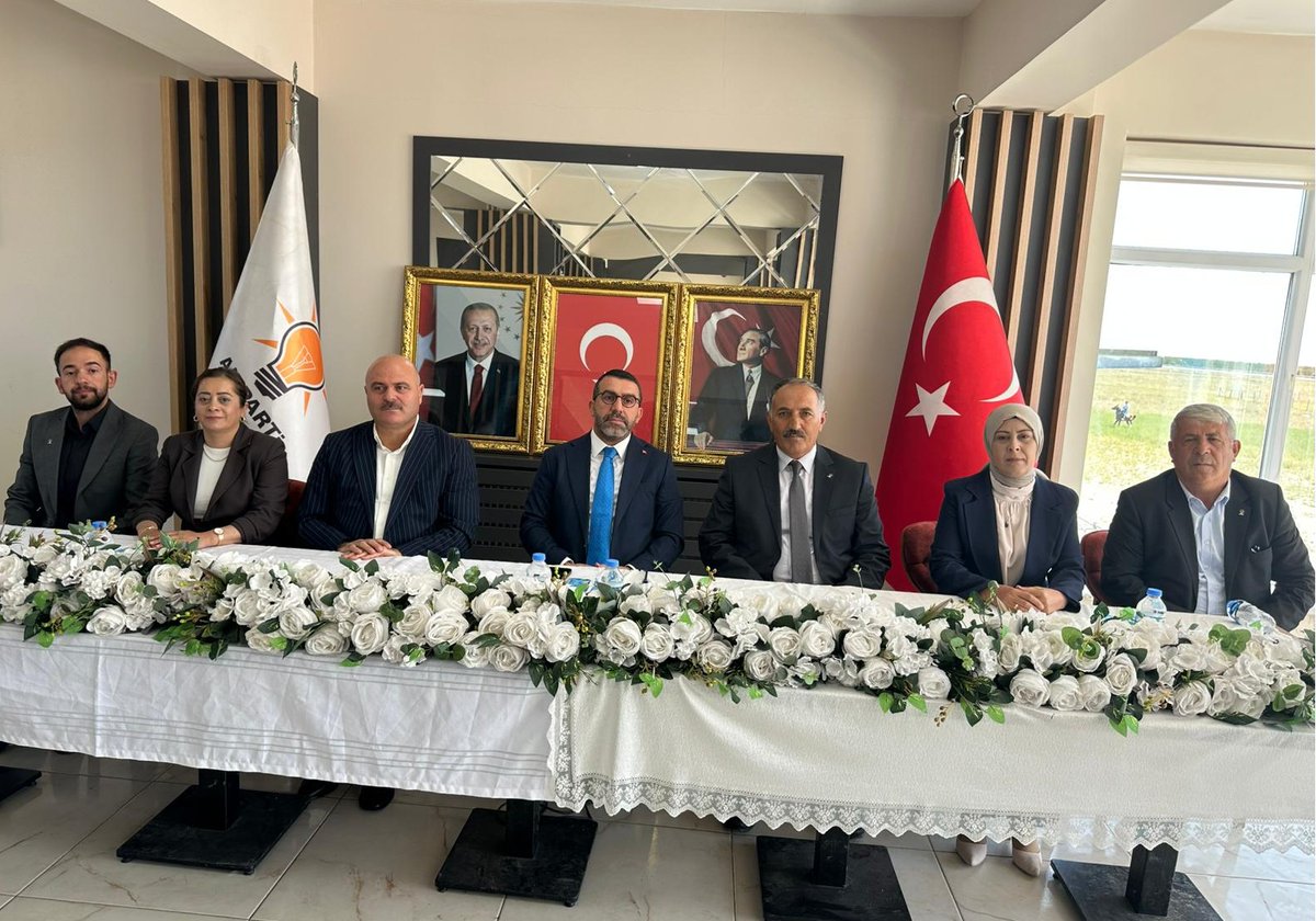 Ademcalkin's tweet photo. 📍Selim İlçe Danışma Toplantısı  

AK Kadrolar olarak işimiz hizmet, gücümüz millet.

Selim İlçe Danışma Toplantımızı, İl Başkanımız Muammer Sancar, Kadın Kolları Başkanımız Zelal Sara,  İlçe Başkanımız Resul Beşkaya ve Teşkilatımızın katılımı ile büyük bir dayanışma ve kardeşlik içinde gerçekleştirdik.

Saha çalışmalarımız, Selim'imizdeki devam eden projeler , önümüzdeki dönemde neler yapacağımız üzerine, dava arkadaşlarımız ile istişarede bulunduk.

Biz vaat etmiyoruz. Yapacağımız bir şey varsa yapıyoruz ve ilçemizin büyümesi, kalkınması için çalışıyoruz.

Tecrübemiz, birikimimiz, kadrolarımız ile her zaman Selim'imizin emrindeyiz.

Toplantımızın, ilçemiz ve teşkilatımız için hayırlara vesile olmasını diliyorum.
#SelimİçinCanlaBaşla