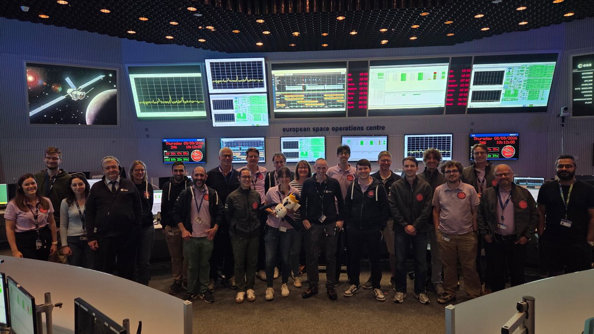 esaoperations's tweet photo. 🟢 GO for MTM separation.

The Mission Control Team has the green light to proceed with #BepiColombo's MTM separation. ✅

The spacecraft is configured, the team is ready, and the first milestone of #Mercury arrival is underway. 🛰️

@ESA @JAXA_en @BepiColombo @ISAS_JAXA_EN https://t.co/WbhKUvgCte