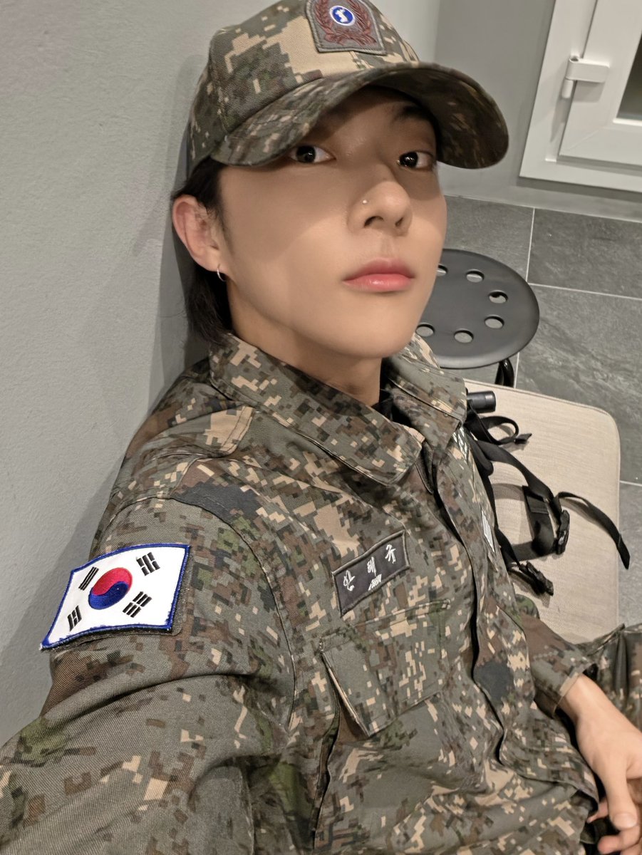 sufferisnide's tweet photo. 씨발 나 죽어버림 https://t.co/zmPUzkNm6p