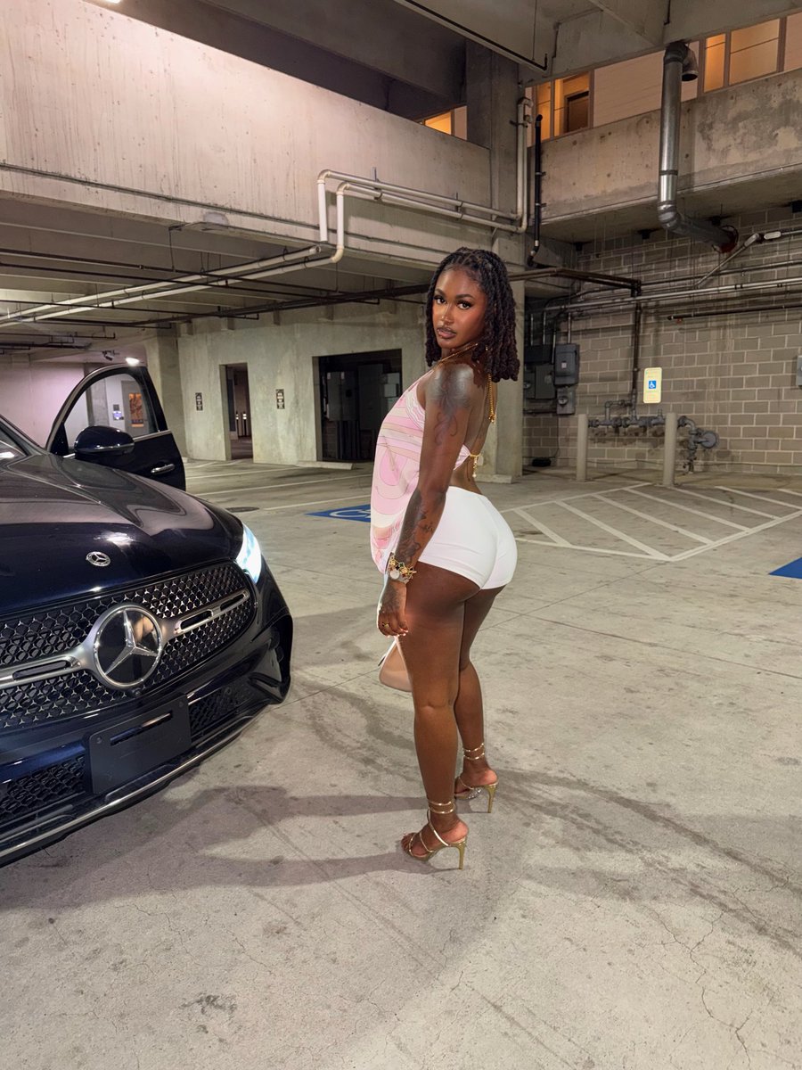 Babess_xx's tweet photo. Kaliii has an aesthetic that feels personal enough to be identifiable without needing to be excessive. https://t.co/sCjE55ieot