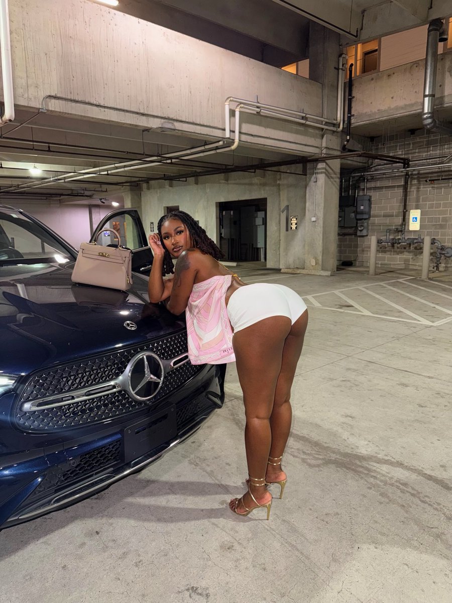 Babess_xx's tweet photo. Kaliii has an aesthetic that feels personal enough to be identifiable without needing to be excessive. https://t.co/sCjE55ieot