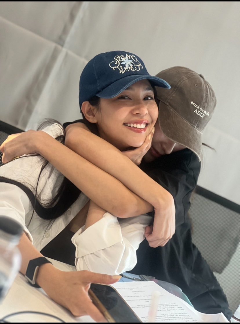 foreveryouevery's tweet photo. แชร์ประสบการณ์ชีวิต‼️ นี่โดนพบท์ตกเข้าด้อมท่านี้ตอนเที่ยงคืน เอาจริงๆตอนแรกพี่บิ๊นท์ขึ้นฟีดตตบ่อยมากแต่ก็ไม่ได้สนใจ จนมาเห็นโพสต์นี้ในไอจี นุเดรสคาที่ใจเต้นแรงมากยิ้มตามไม่หยุด เลยตัดสินใจเข้าด้อมแบบไม่คิดชีวิต 🥹👉🏻💗👈🏻

KHOM KHLANG Q18
#ข่มขลังคิว18
#ข่มขลัง

( #bintsireethorn ) https://t.co/oKGcPa7iTu