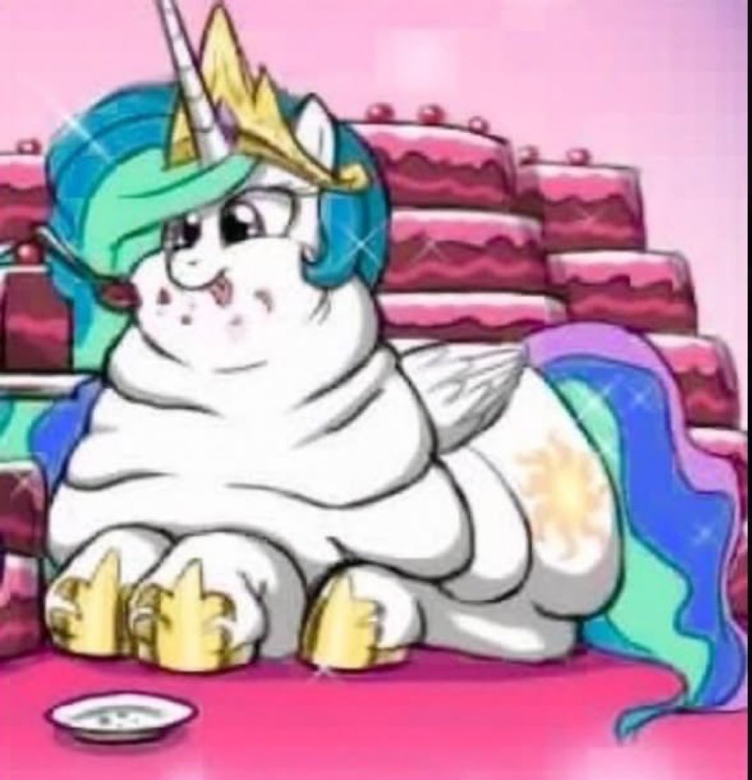4r4li4's tweet photo. Eating in public as a fat person feels like Im jumping around butt naked https://t.co/ERlnr0k2lz