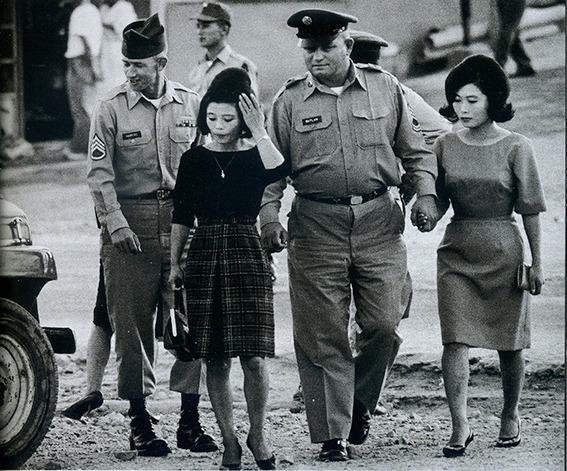 tanbenlin999's tweet photo. @87ginnan @wdhujnkng @n_u_m_n_u_r Japan says the US dropped nukes on Hiroshima and LeMay firebombed Tokyo; but actually, Hirohito rolled out the red carpet for MacArthur and gave LeMay a medal to say thanks. Japanese women were cozy with US soldiers. So, clearly, the nukes and the firebombing were just made up. https://t.co/A68ak1rR8l