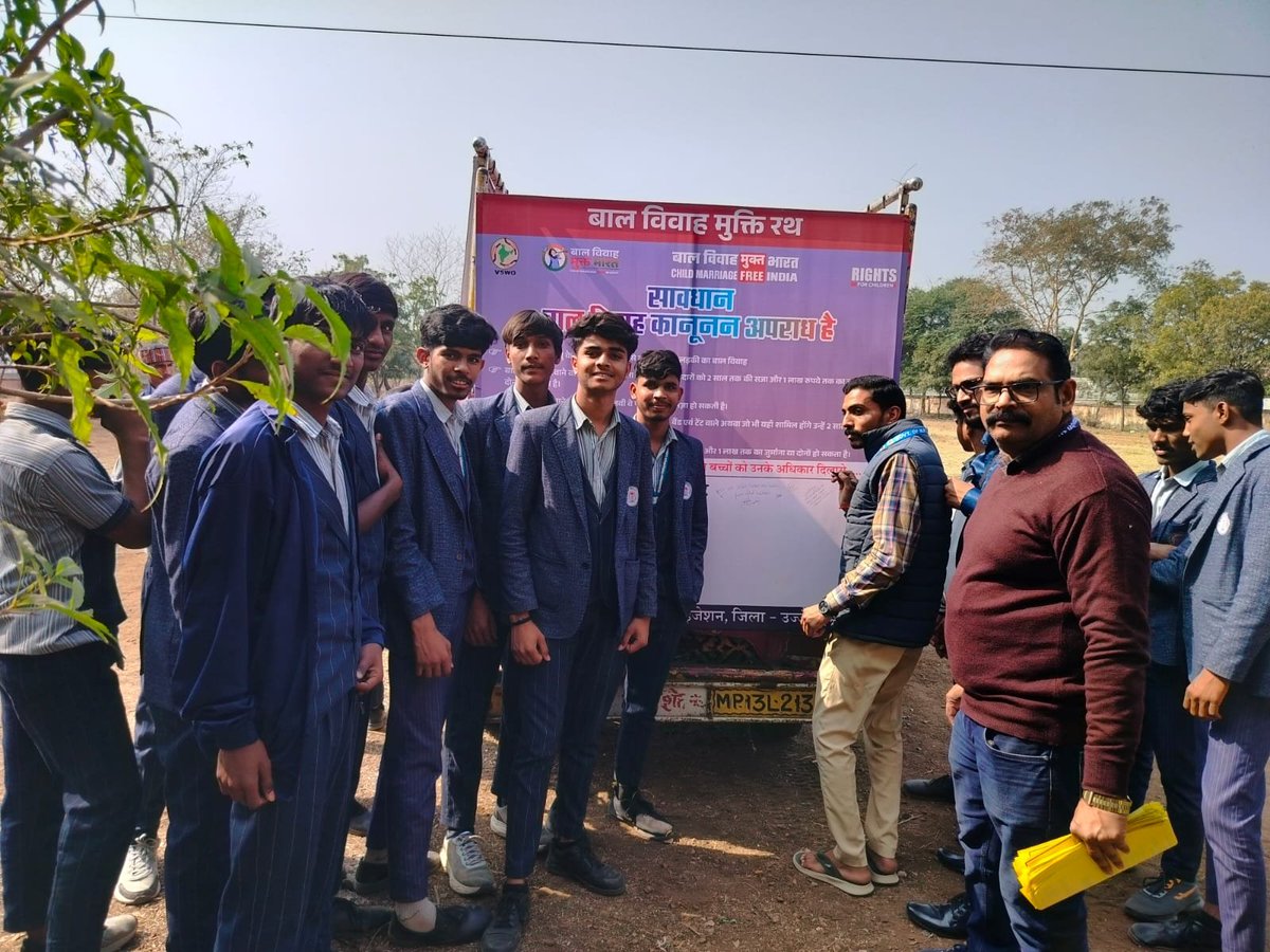 VSWOUJJAINk7's tweet photo. JRC ने शुरुआत में ही समझ लिया था कि बाल विवाह रोकने के लिए सुरक्षा, कानून का इस्तेमाल और जवाबदेही जरूरी है. @JustRightsIndia #EndChildMarriage 
#ChildMarriageFreeIndia 
#ChikdMarriageFreeWorld 
@JustRightsIndia 
@Bhuwan_Ribhu 
@ram89651 
@SwapnilDub99210 https://t.co/W23MrZF6t3