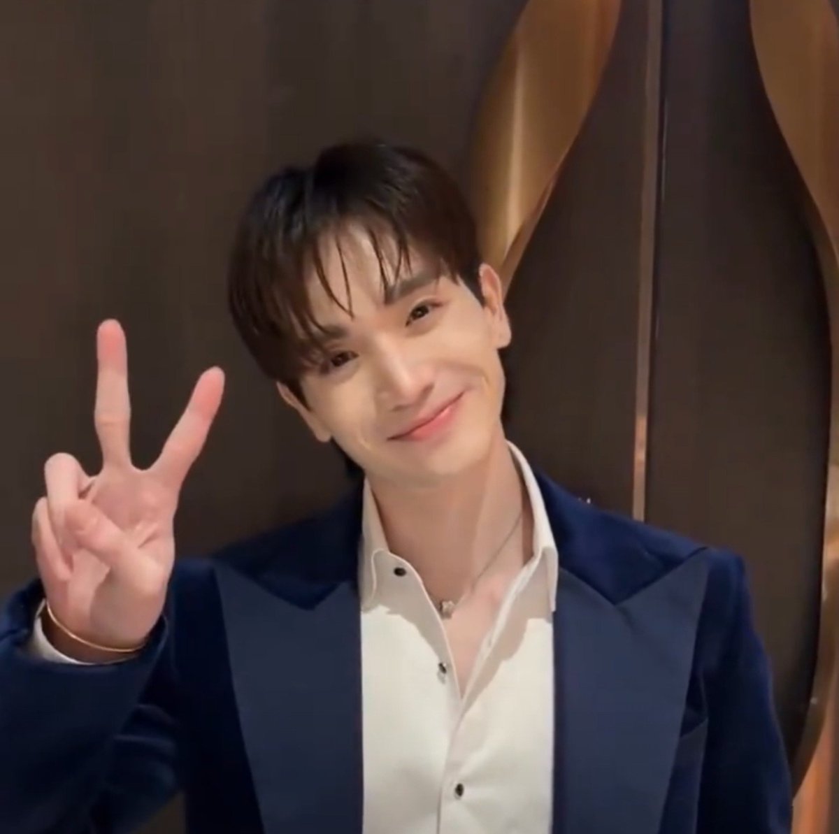 cortiscoree's tweet photo. @woopmag Same person are they?!?!?

#YentertainAwards2026
#YEntertainAwards2026xNOUR
#tongtong https://t.co/kl6C904lXZ
