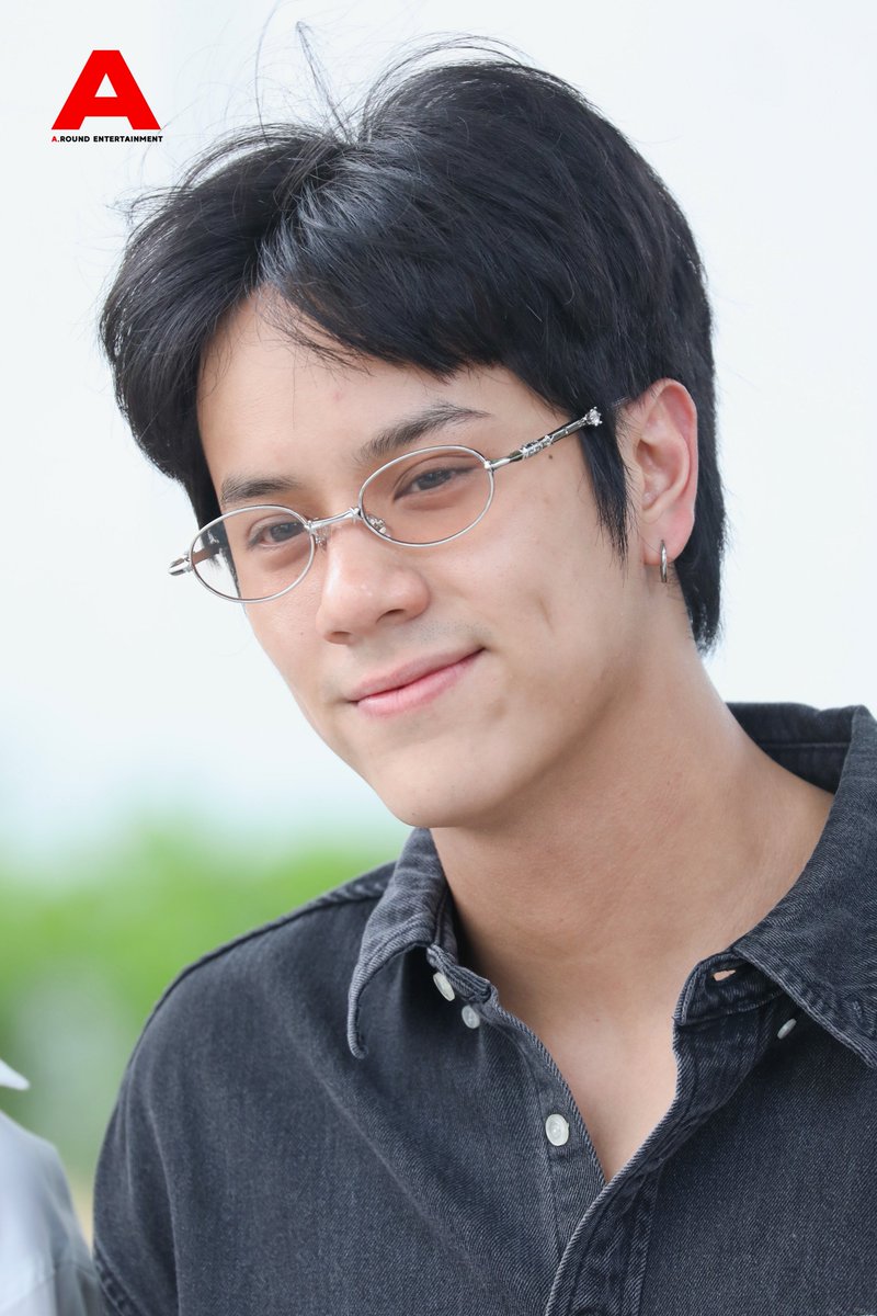 around_ent's tweet photo. “นนน กรภัทร์” ร่วมแสดงความยินดีกับ “พรีม ชนิกานต์” ในงานซ้อมรับปริญญา คณะพาณิชยศาสตร์และการบัญชี สาขาการตลาด (Marketing) จุฬาลงกรณ์มหาวิทยาลัย

CONGRAT PRIM NEW JOURNEY
#PrimiilyGraduationsDay #mynameisnanon https://t.co/mNSOSjizT1