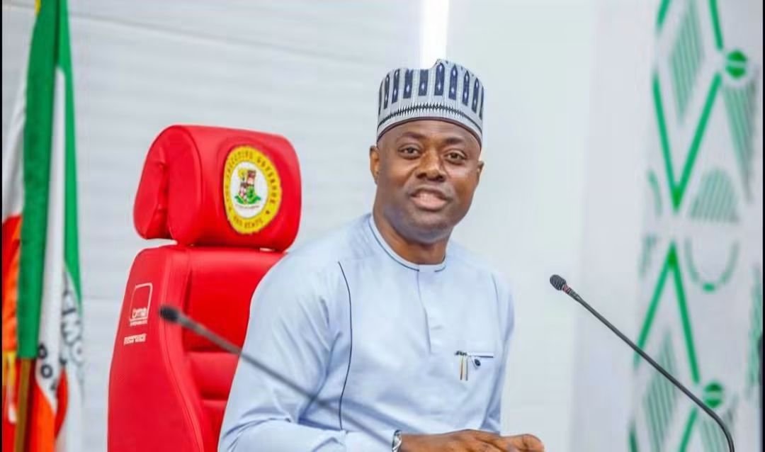 OyoNews1's tweet photo. FACT: Oyo State Governor, Engr. Seyi Makinde, has paid 13th-month salaries to state workers consistently for seven consecutive years.

A review of previous administrations shows that the payment of 13th-month salaries was not made consistently. https://t.co/L9IXxQuY7H