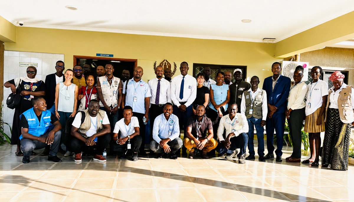 AfriNetwork's tweet photo. Today our ED joined partners at UNHCR Yumbe Sub-Office to bid farewell to outgoing Head, Mr. Paul, and welcome the new Head, Mr. Mahamadou Guindo.

We thank Mr. Paul for his leadership &amp; service and look forward to continued collaboration with Mr. Guindo for greater impact. 🤝 https://t.co/uipp9fWXsR