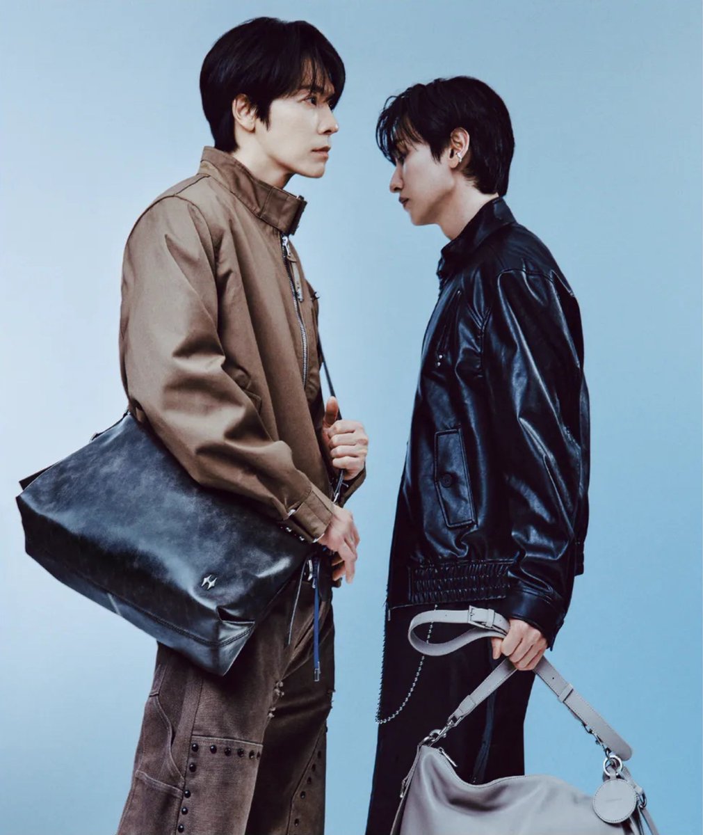 TheLees_HyukHae's tweet photo. SUPER JUNIOR-D&amp;E x ROBINMAY

New bag collection #2 📸 ✨️

#DONGHAE #EUNHYUK 
#동해 #은혁

1/2 https://t.co/G3qipyzKp7