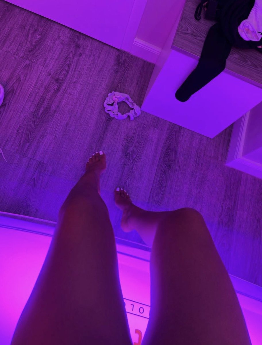 Balkanherrin's tweet photo. Nach den Soli meine Füße ablecken? Stell dir diesen süßen Geschmack im Mund vor.. 
Knie dich vor deine Balkanherrin während ich dein Gesicht zerquetsche!

#findom #femdom #feet https://t.co/0VY2aPhAD9