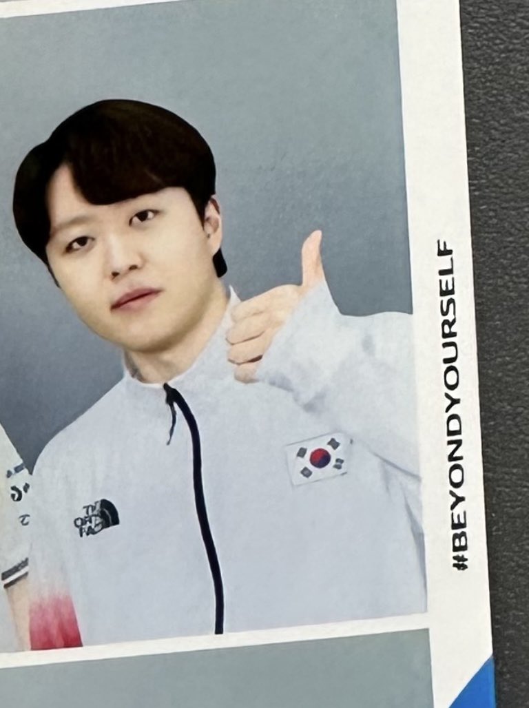 zeus__li's tweet photo. 3년 전 국대프레임 ㅋㅋ 단복이뿌다 https://t.co/UyWqfsJhhv