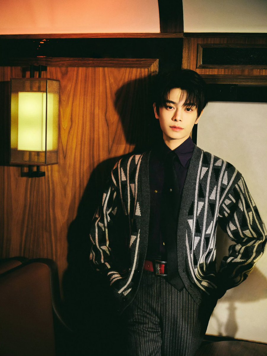 DingYuxi_0720's tweet photo. 03 | 09 | 2026

[trans] Light and shadow set the scene, modern elegance becomes the picture, and effortless style takes shape.

©•丁禹兮工作室_OFFICIAL

#ติงอวี่ซี #DingYuxi #丁禹兮 https://t.co/KrYthha7vk