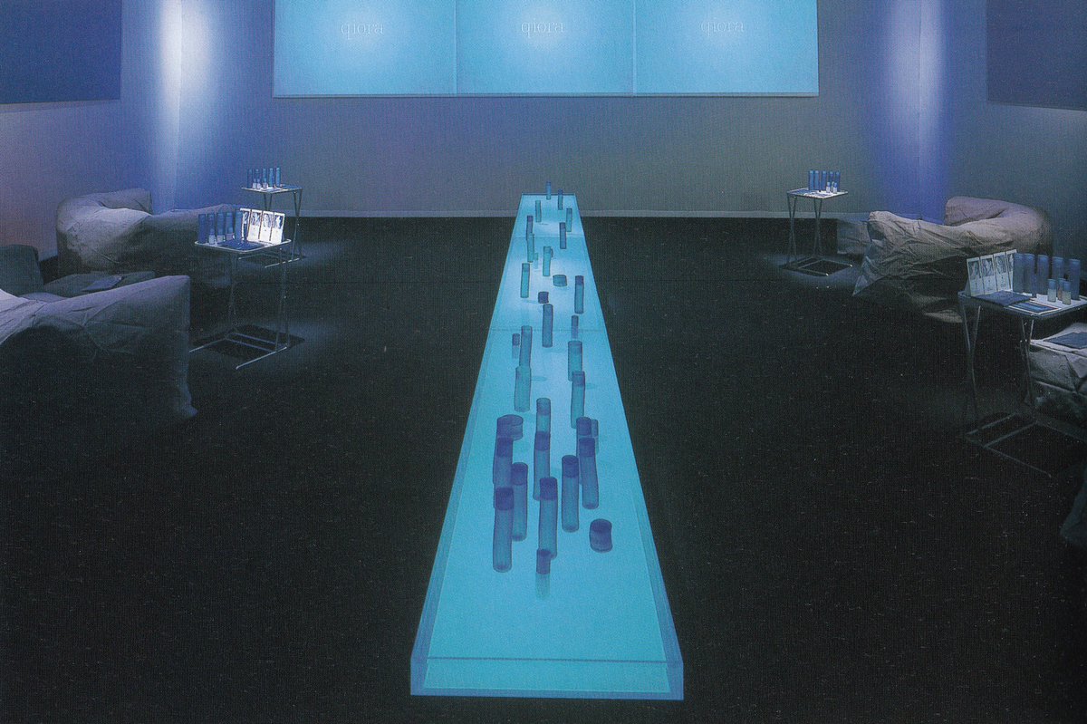 sovietsoleri's tweet photo. Interior space of Japanese skincare company Shiseido, 1998. https://t.co/SUZ6pdGPyE