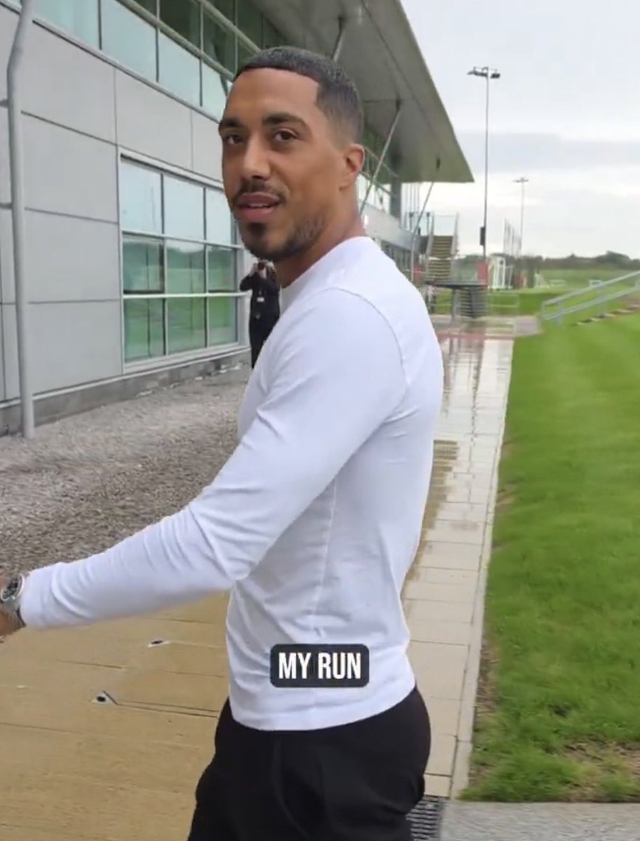 Bigstan_utd1's tweet photo. 🚨🗣️ Youri Tielemans explains why he mimicked Bruno Fernandes’ penalty run-up over the weekend:

“It’s to time my run into the box.” #MUFC https://t.co/HLaPgZeg8O