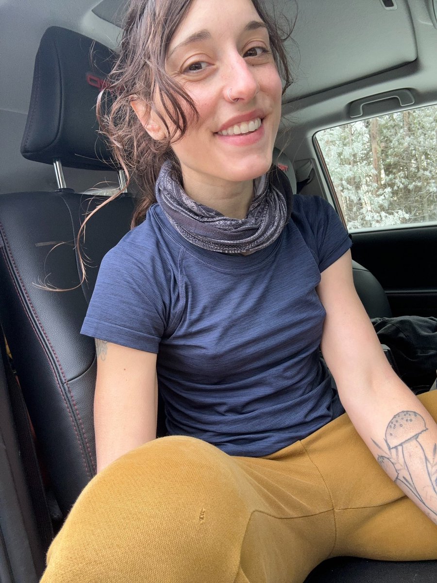 ShainaBailey01's tweet photo. Pro tip: always leave sweats in the car for after a run. https://t.co/LNVR1A7BIn