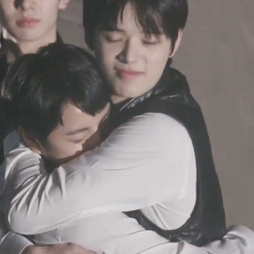 ffffyxxk's tweet photo. 이제는 타키가 꼬옥 안아줄 수 있다는게
너무 감동적이야… https://t.co/46RRFMzrGY