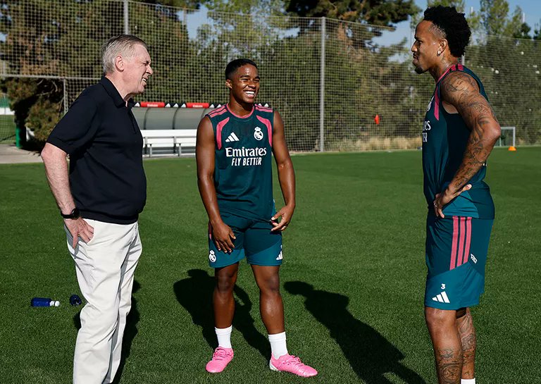 MadridXtra's tweet photo. 🚨🤍 Carlo Ancelotti with Endrick and Militão! https://t.co/22nx0qHBri